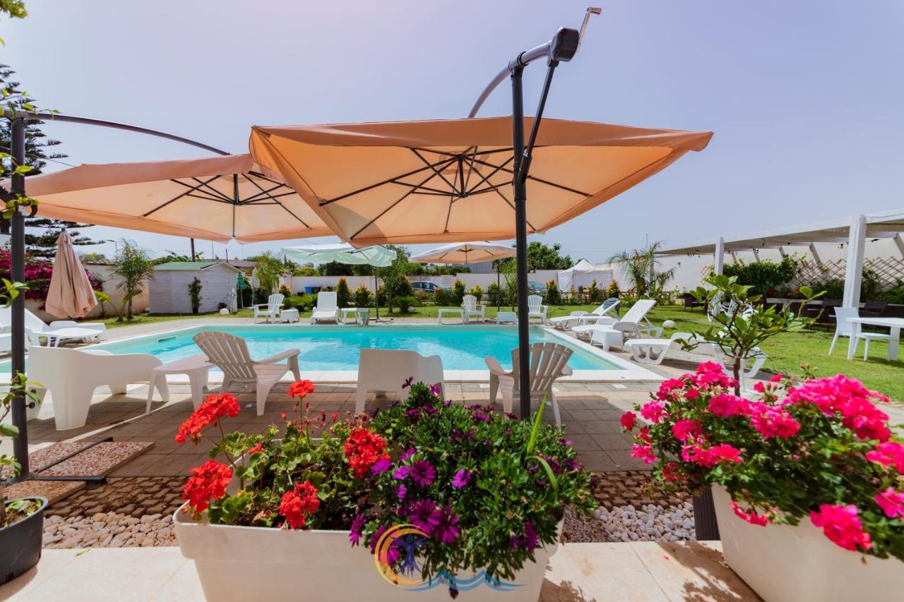 Villa Leonardo San Foca - Room, Pool & Restaurant Exterior foto