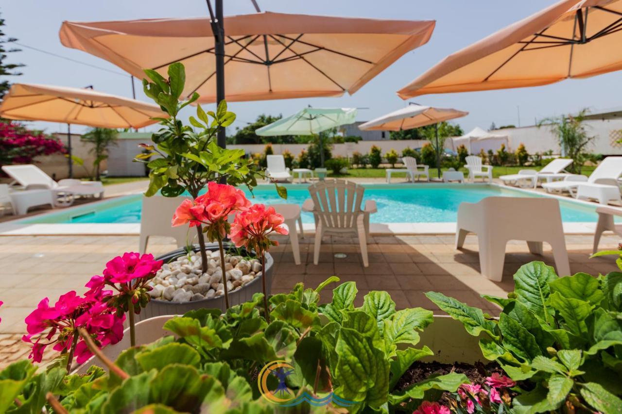 Villa Leonardo San Foca - Room, Pool & Restaurant Exterior foto