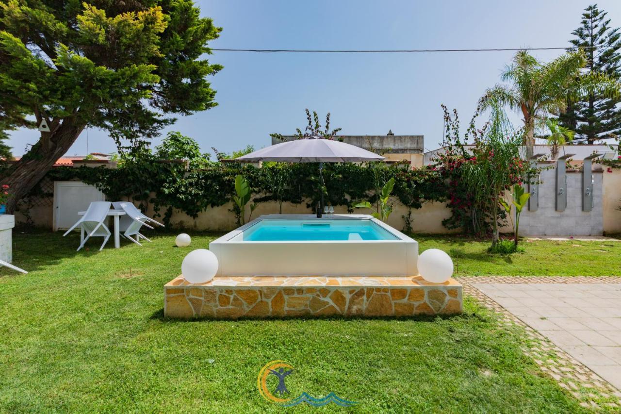 Villa Leonardo San Foca - Room, Pool & Restaurant Exterior foto