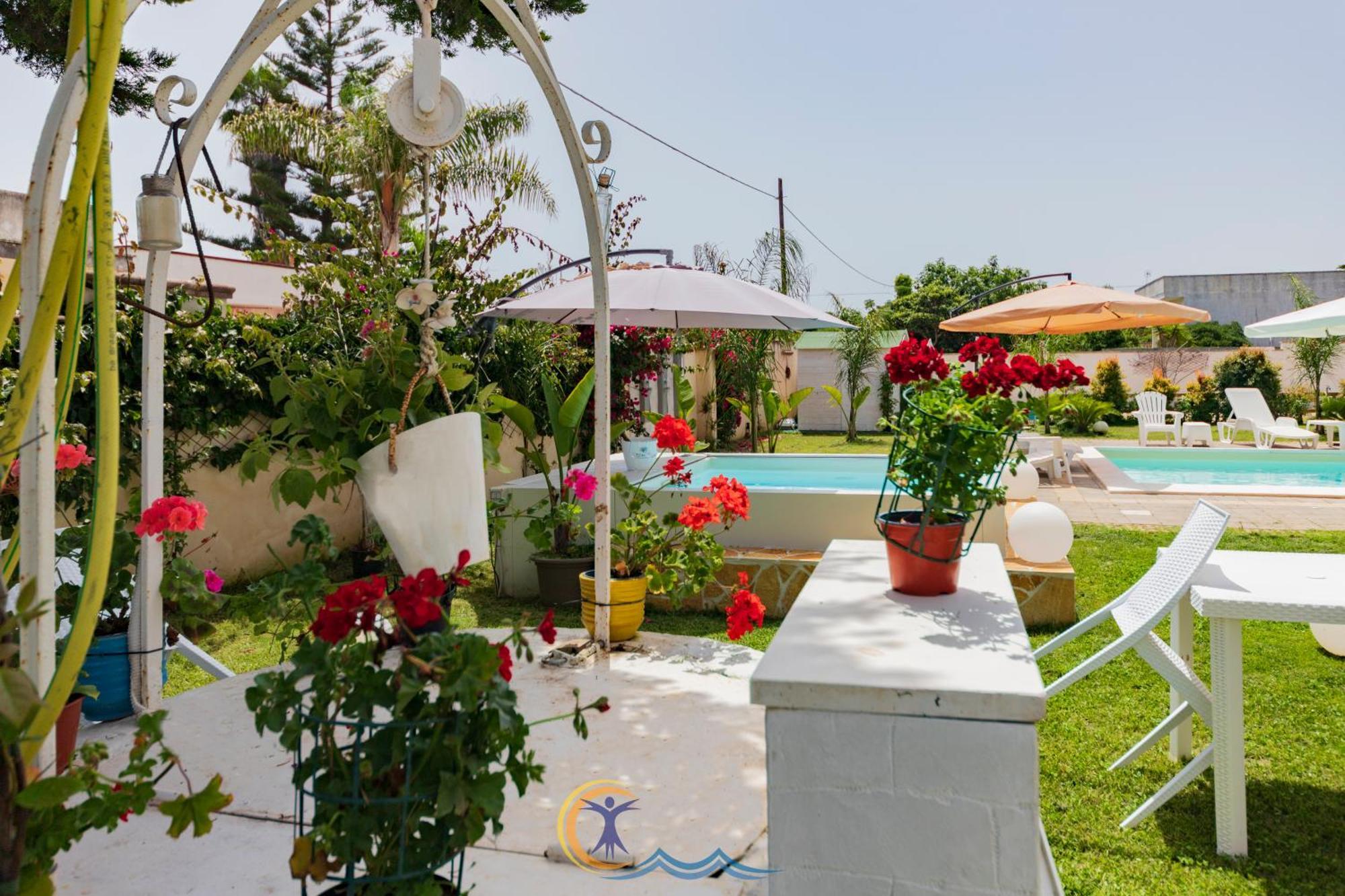 Villa Leonardo San Foca - Room, Pool & Restaurant Exterior foto